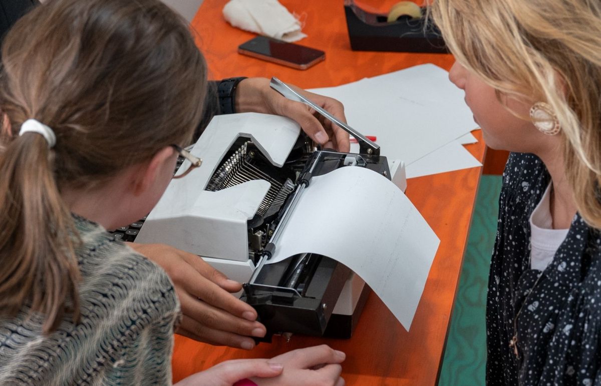 Ein Hut, ein Fleck, ein Wirbelsturm